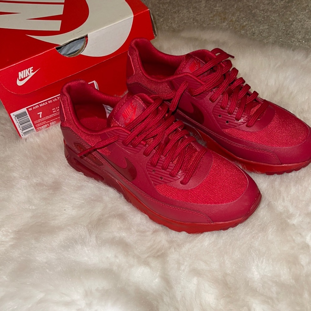 Red Air Max 90 Ultra Essential